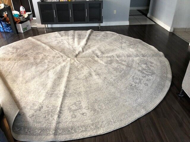 Beautifully Ivory/Silver 12 x12 Round Decorative Area Rug in Rugs, Carpets & Runners in Mississauga / Peel Region - Image 3