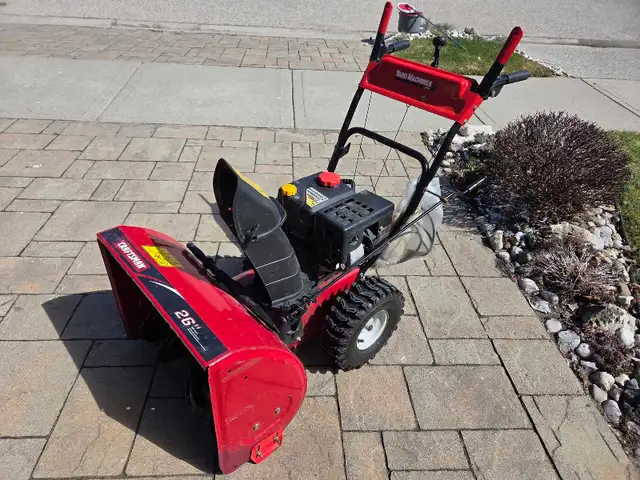 Snowblower 26"  in Snowblowers in Kitchener / Waterloo - Image 2