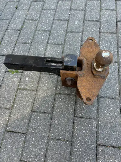 Heavy duty equalizer hitch.