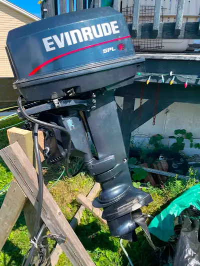 Selling this 1996 28 HP Evinrude 2 Stroke. I just took this off the boat I recently purchased. Comes...
