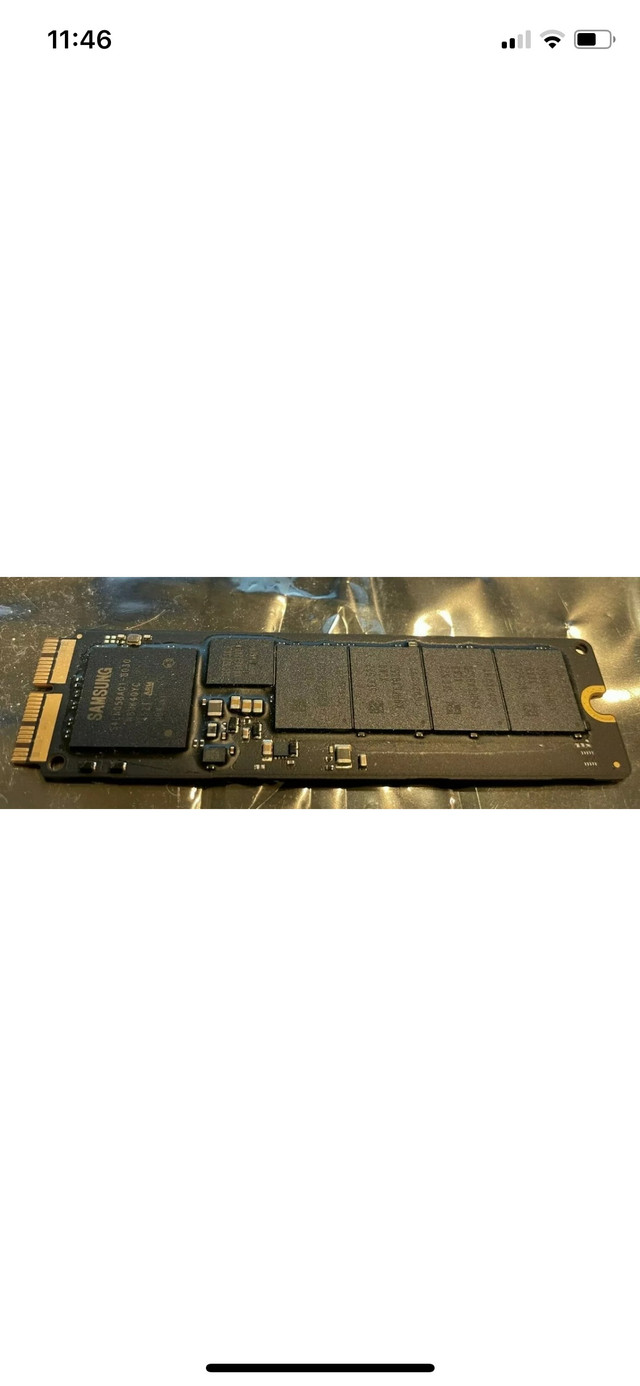 512GB Apple SSD model numberMZ-JPV512S/0A4 in System Components in Laval / North Shore