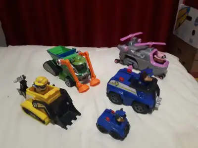 4 vehicules PAT PATROUILLE, View more