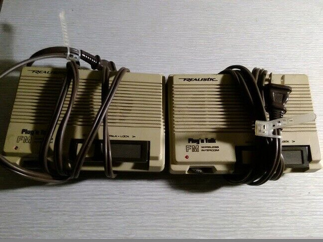 Vtg. Realistic plug'n talk intercom pair-good cond. in Arts & Collectibles in City of Toronto