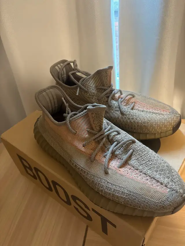 adidas Yeezy 350 sand 2020 size 11,5 in Men's Shoes in City of Toronto - Image 3