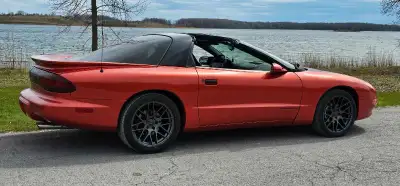 1994 pontiac firebird formula 5.7L LT1. Automatic transmission 170,500kms. Sounds and runs great. Ha...