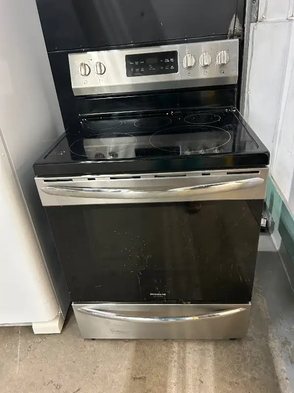 Livraison de laveuse-sécheuse Frigidaire et cuisinière aujourd'h in Washers & Dryers in City of Montréal - Image 7