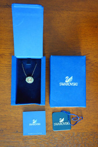 Authentic SWAROVSKI Mimosa oval rose crystal pendant necklace
