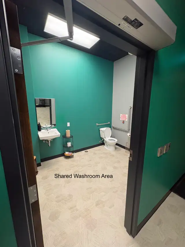 Premium Massage Therapy Room for Lease @ The Fit Collective in Commercial & Office Space for Rent in Belleville - Image 6