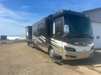 2014 Newmar Ventana 4037. Approx 102000 km, new tires, well maintained and in excellent condition.