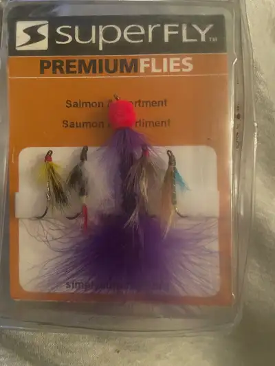 Elevate your salmon fishing game with this SuperFly Premium Flies Salmon Assortment! This brand-new...