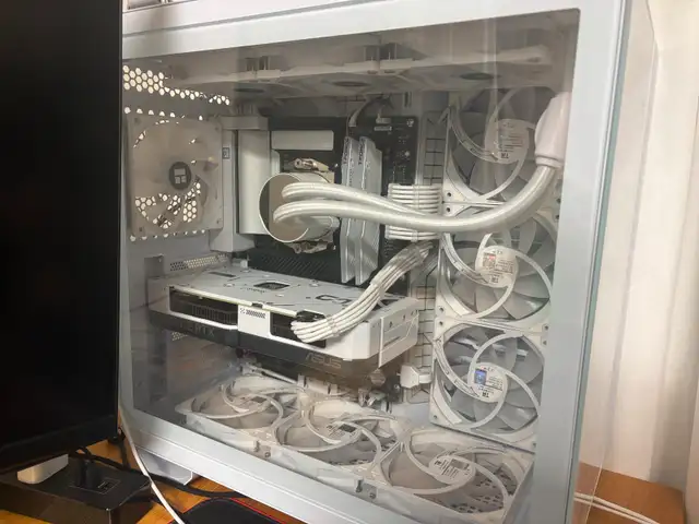 High-End White Gaming PC – RTX 4070 | Ryzen 7 5800X | 32GB RAM in Desktop Computers in City of Toronto - Image 3