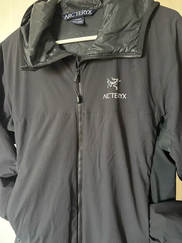 Arcteryx men Atom LT hoody in Men's in City of Toronto - Image 2