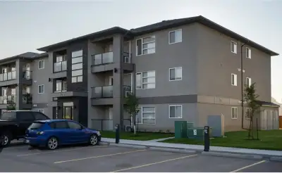 Looking to sublet my 2 bedroom  apartment in west st paul mb