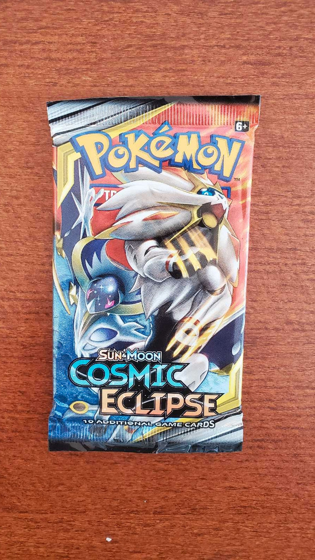 Pokemon Cosmic eclipse booster  dans Art et objets de collection  à Ville de Montréal - Image 3