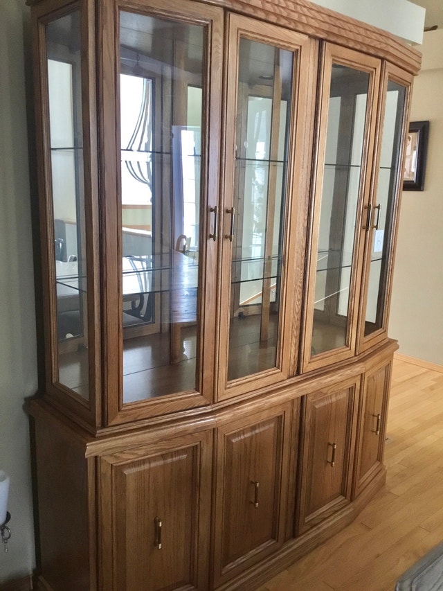 LIGHTED WOOD MIRRORED DISPLAY & STORAGE BUFFET Hutches