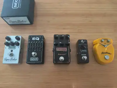 Couple of pedals for sale, all in perfect condition: - MXR Super Bad Ass Distortion (w/box) : 80$ -...
