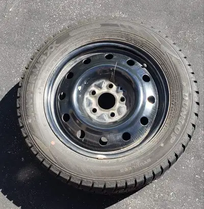 Dunlop WinterMaxx tires on rims Plenty of tread left....8mm Came off a 2022 Honda Civic