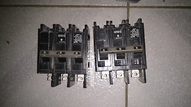 6 Siemens 15 amp circuit breakers, used, bolt on type. $20 all. in Electrical in Markham / York Region
