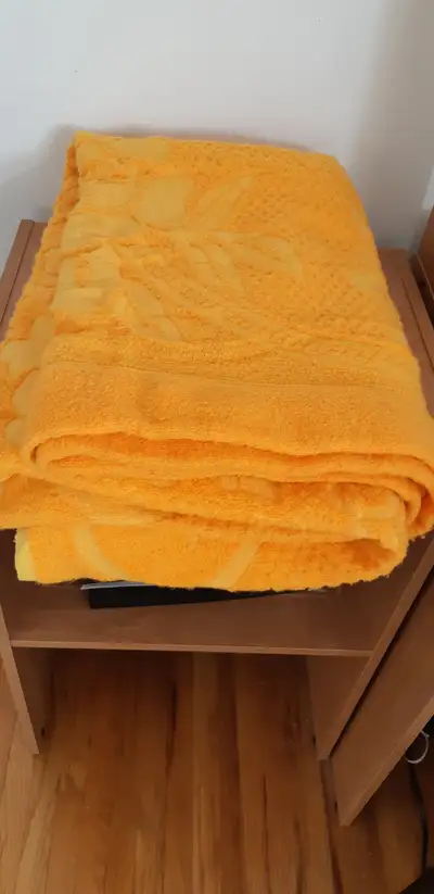 SINGLE SIZE BLANKET (Like New), View more
