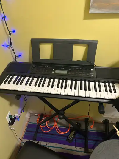 Yamaha keyboard PSR-E383 61 keys, View more