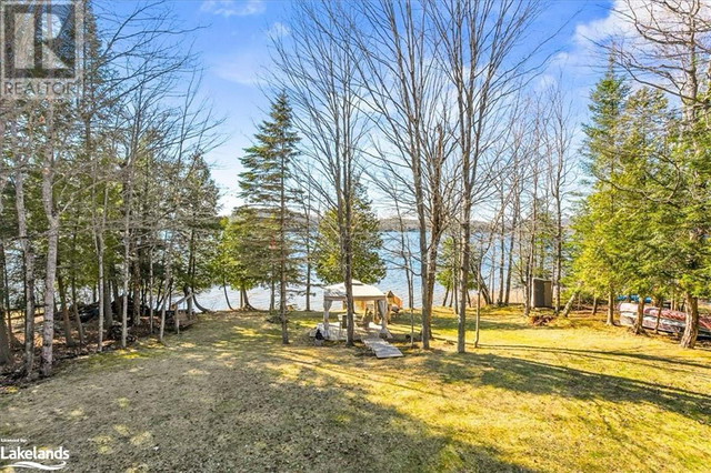 Lakefront Cottage in Haliburton - Escape to the tranquility in Houses for Sale in Muskoka - Image 4