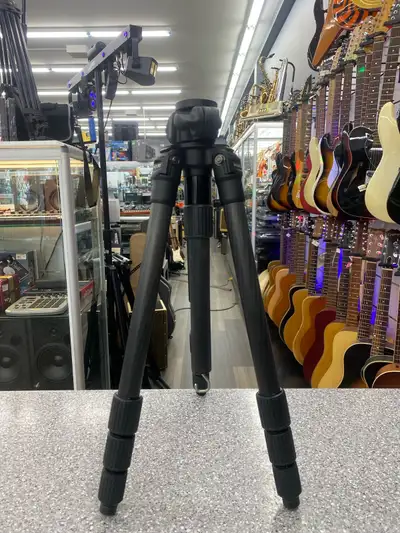 Induro CX214 Carbon Tripod, View more