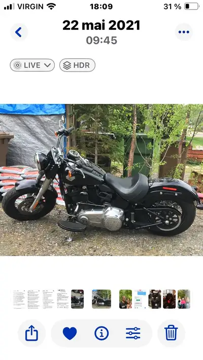 Softail 2015 25000 km Straight pipe super beau son. Pipe original dispo. Vient avec toile Harley et...