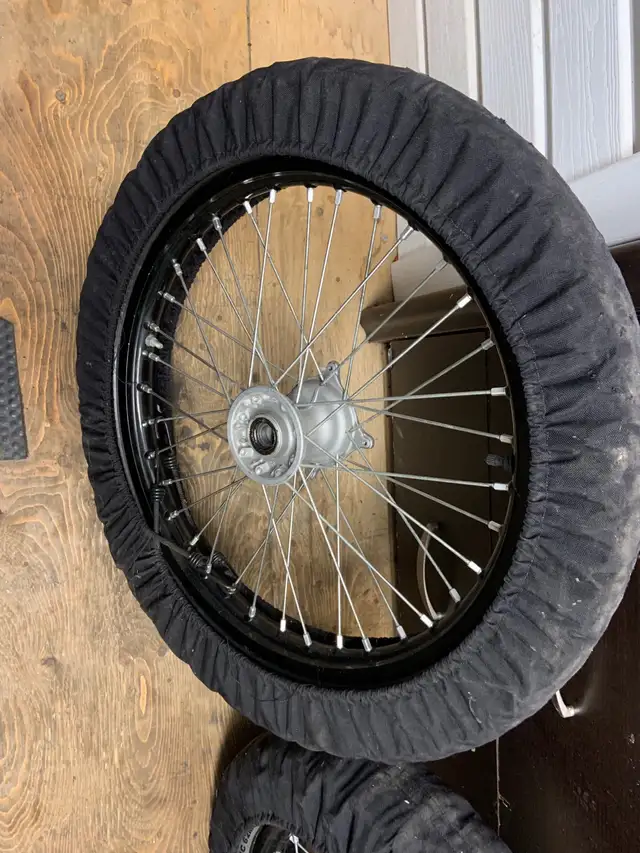 ice racing tires and wheelset in Dirt Bikes & Motocross in St. Catharines - Image 4