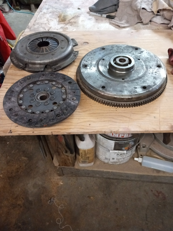1971 VW Super Beetle clutch plate, flywheel and pressure plate. in Transmission & Drivetrain in Chatham-Kent - Image 2