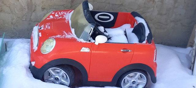 I deliver! Red Mini Cooper S Battery Operated Car in Toys & Games in St. Albert - Image 2