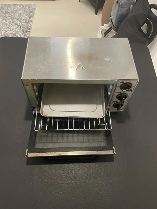 Hamilton Beach Toaster Oven in Toasters & Toaster Ovens in Mississauga / Peel Region - Image 4