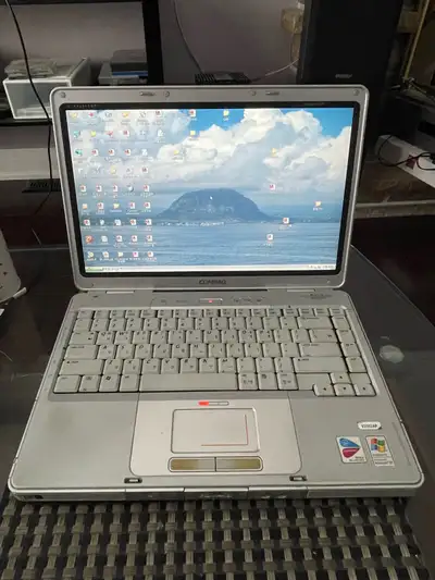 Compaq Presario V2000, View more