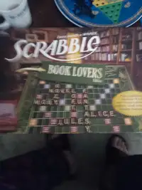 Scrabble like new 