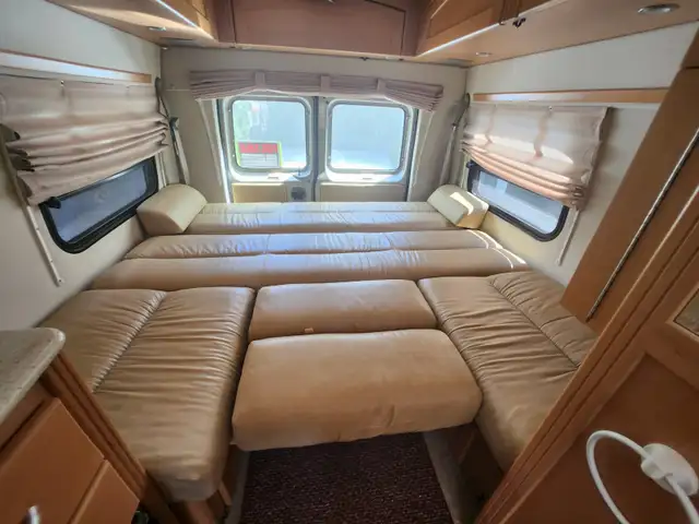Lowest mileage in Canada - 2010 Pleasure-Way Excel TS in RVs & Motorhomes in Burnaby/New Westminster - Image 9