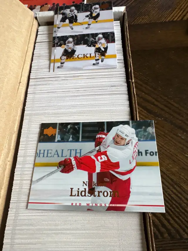 2007-08 Upper Deck in Arts & Collectibles in Hamilton - Image 2