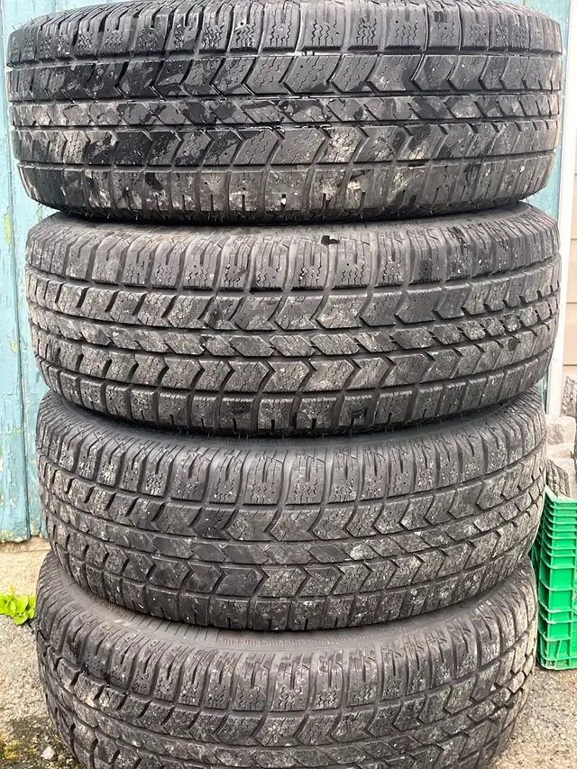 235/70/16 Arctic Claw XSI winter tires on rims in Tires & Rims in St. John's - Image 4