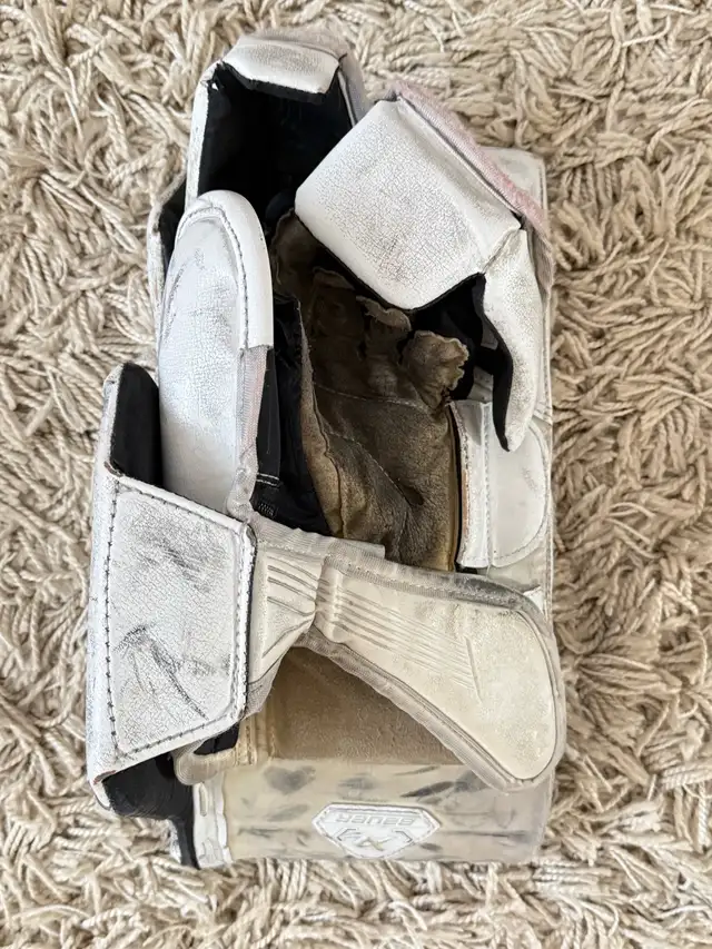 Bauer Goalie Glove & Blocker – Intermediate – Used in Hockey in Oakville / Halton Region - Image 6