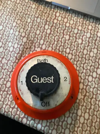 Guest battery selector switch in good shape, refitting my boat and the switch is too big for my boat