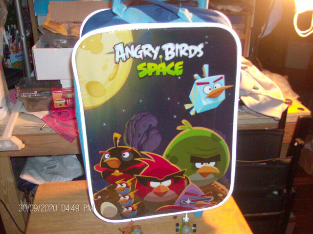 angry birds luggage, 2 figures,& drapes. $20 for all. in Toys & Games in City of Toronto - Image 3