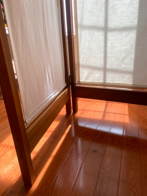 Room Divider Screen - Wooden frame and white cotton in Home Décor & Accents in Annapolis Valley - Image 3