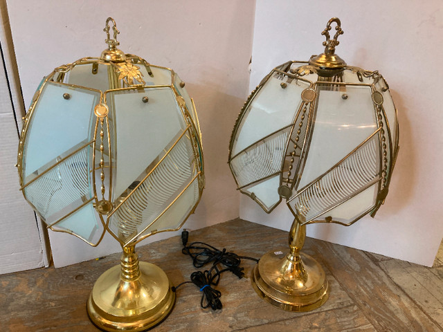 Deux lampes de table  vintage 1980 laiton verre dans Art et objets de collection  à Ville de Montréal