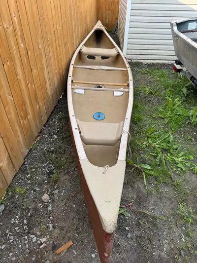 16 foot canoe stable canoe in rough water it’s been stored in back yard for years now it it gone