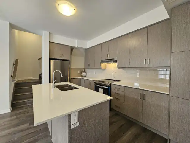 close York university Vaughan,whole townhouse(3 BRs,2.5WRs) in Long Term Rentals in City of Toronto - Image 3