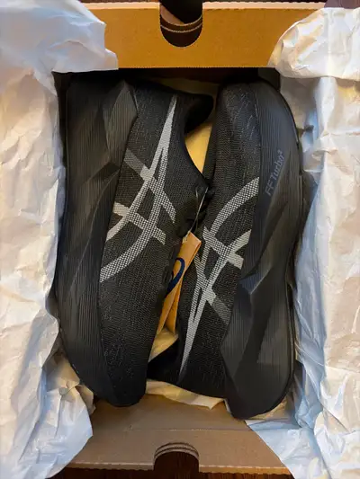 ASICS Novablast 6 Black/Black - Men's US 10 - Brand New, View more