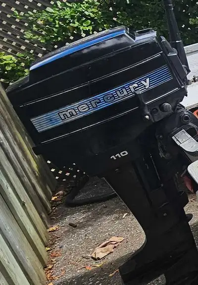 9.8hp mercury outboard motor , sold boat, needs fuel pump gasket/carb cleaning. Starts with quick st...