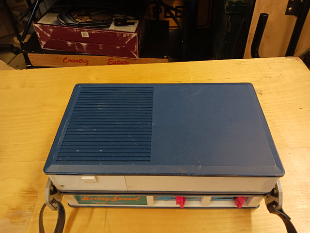 Portable 8-Track Player  in Arts & Collectibles in Calgary - Image 2