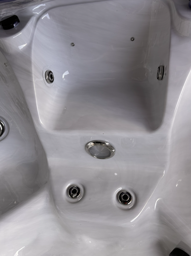 Brand New Deep 7 Seater Spas-Foot Massager Jets-Free Delivery KI in Hot Tubs & Pools in Kitchener / Waterloo - Image 11