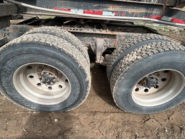 2014 Western star DD 16 4900 SB in Heavy Trucks in Smithers - Image 3