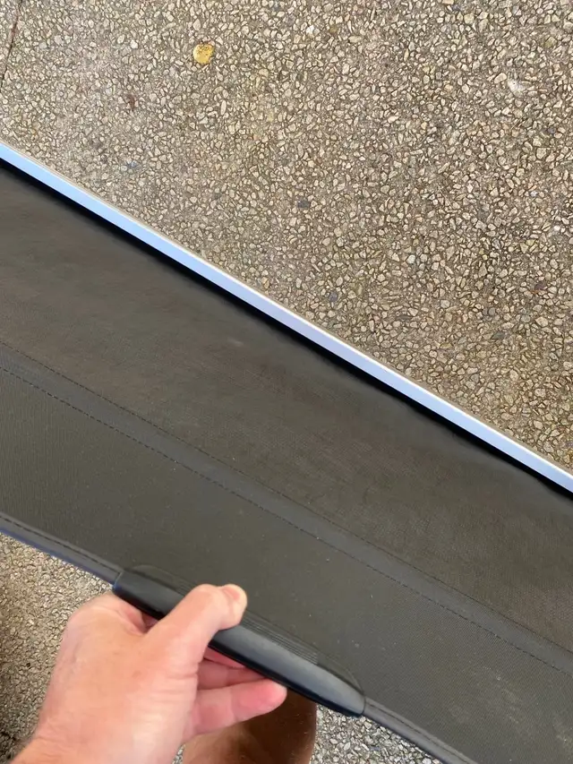 Subaru Impreza/17 Toneau Rear Hatch Cover in Auto Body Parts in Bedford - Image 3