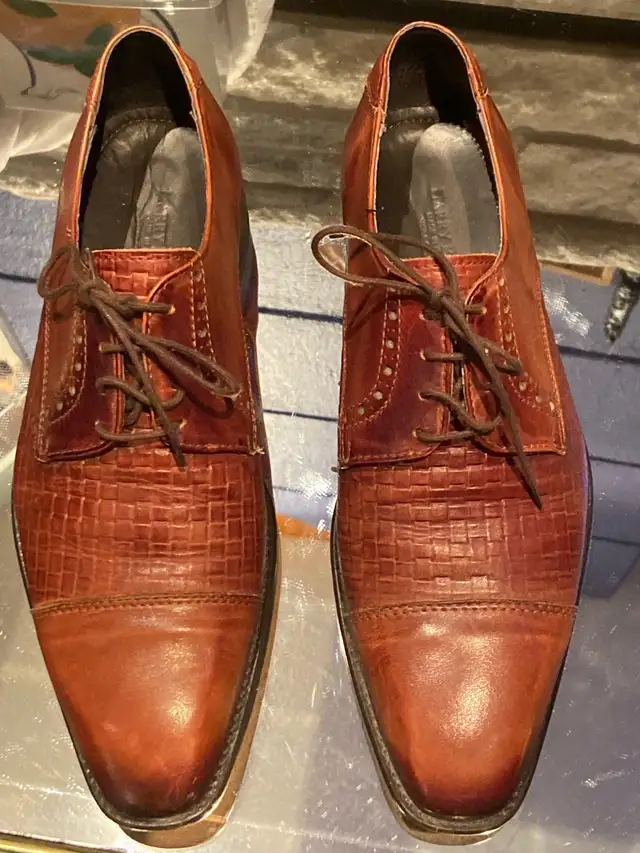 Harry Rosen Cucio Vero Men’s Brown Leather Shoes in Men's in Mississauga / Peel Region - Image 2